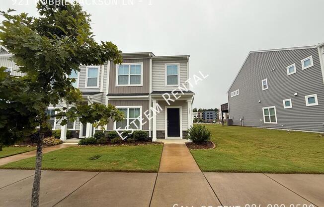 921 ROBBIE JACKSON LN