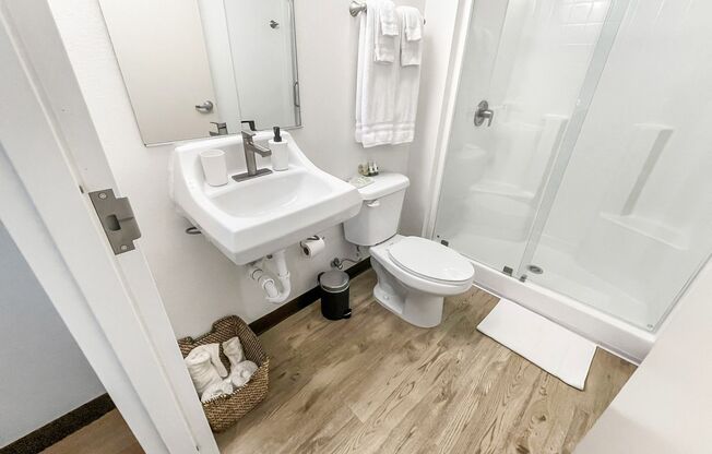 1 bed, 1 bath, 450 sqft, $1,950, Unit 331