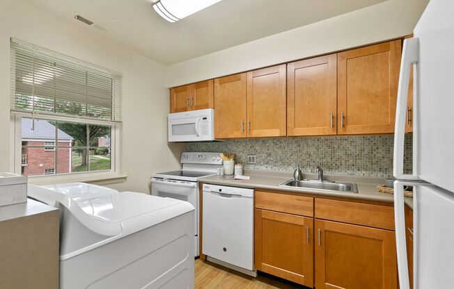 2 beds, 1 bath, 1,173 sqft, $1,880, Unit C11