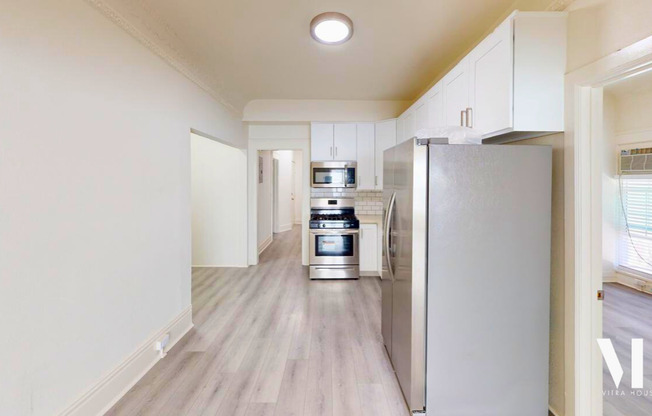 27 West Apartment Homes Near USC Campus!