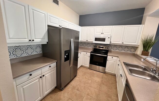 3 beds, 2.5 baths, $2,300, Unit # #B 203