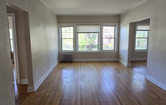 908 Reba Pl