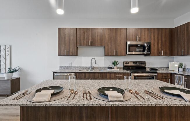 1 bed, 1 bath, 756 sqft, $1,525, Unit 213
