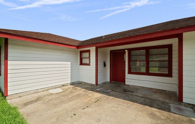 Beautiful 4 Bedroom, 2 Bath Home in Texas City!