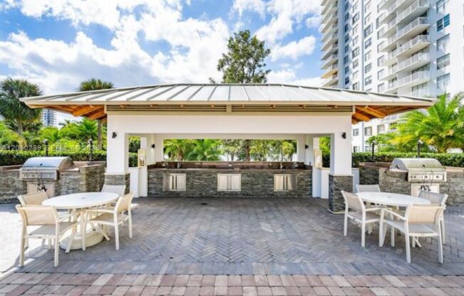 2 beds, 2 baths, $3,500, Unit # 1401 W