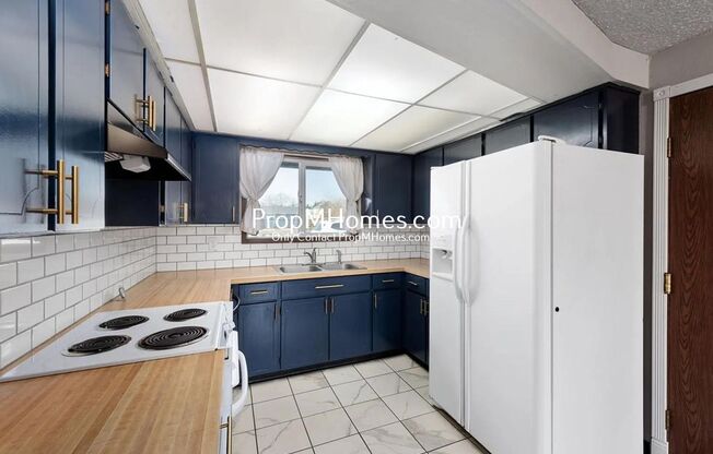Updated Two Bedroom Home in Lafayette - Fenced Yard!