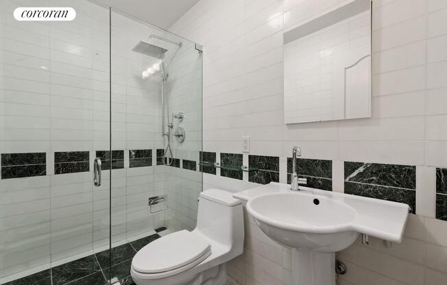 16 E 84 ST