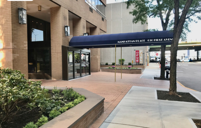 2 beds, 2 baths, 951 sqft, $5,800, Unit 8N