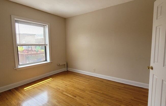 925 Forest Ave 27-1W