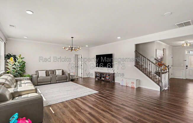 1518 AINSLIE PL RD