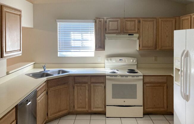 3 beds, 2 baths, $2,100, Unit ORANGE COUNTY