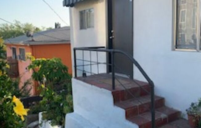 Newly Remodeled 2 Bedroom unit located on a Beautiful Hill in Echo Park!!  A must see unit! Parking included, centrally located to shopping and the 110 freeway. Minutes away from Dodger Stadium and more!!!