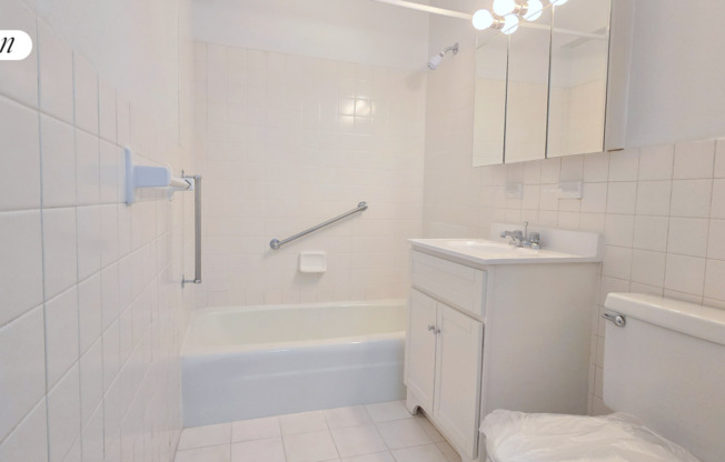 Studio, 1.5 baths, 490 sqft, $3,300, Unit 6A