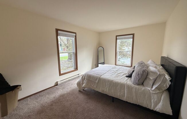 2 beds, 1 bath, 965 sqft, $1,650, Unit 7601CB