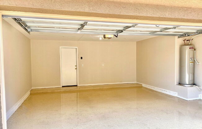 3 beds, 3 baths, 1,641 sqft, $2,150, Unit 1013