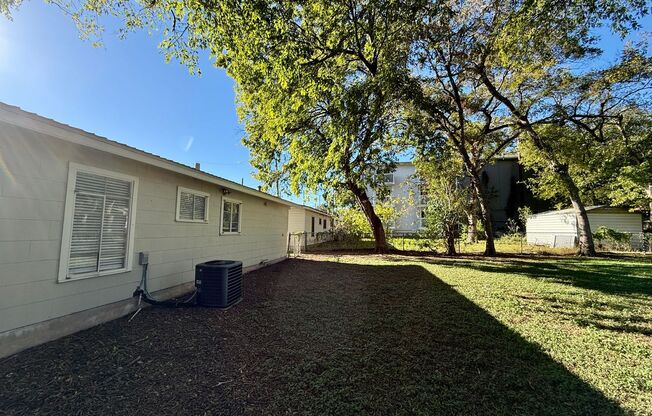 2 beds, 1 bath, $2,100