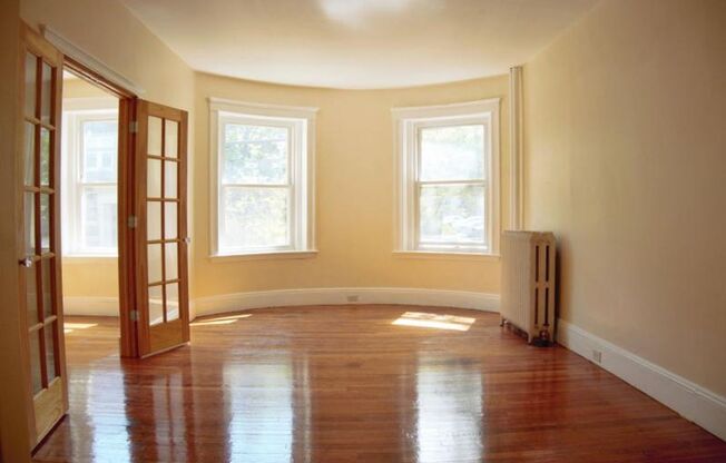 Spacious 2 Bed in Prime Coolidge Corner Location