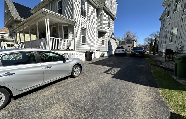 82 DEXTER AVE