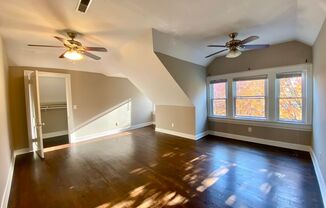3 beds, 1 bath, 1,094 sqft, $1,800, Unit Unit 5