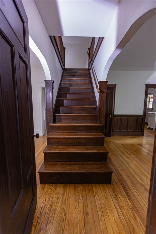 327 HIGH ST