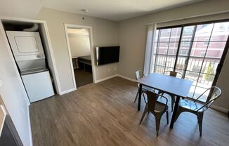 2 beds, 1 bath, 601 sqft, $1,440