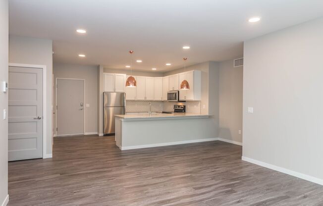 3 beds, 2 baths, 1,268 sqft, $2,265, Unit 518