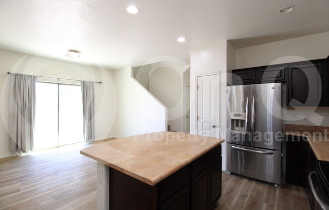 3813 E SANTA FE LN