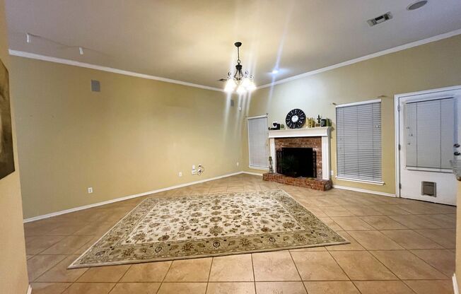 1301 sw 129th, 3 bed, 2 bath, 2 car garage, storm shelter