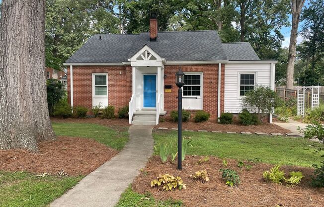 Spacious 3 Bedroom Near Grimsley High School