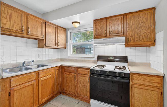 3 Bedroom Ranch Style Home In Dellwood