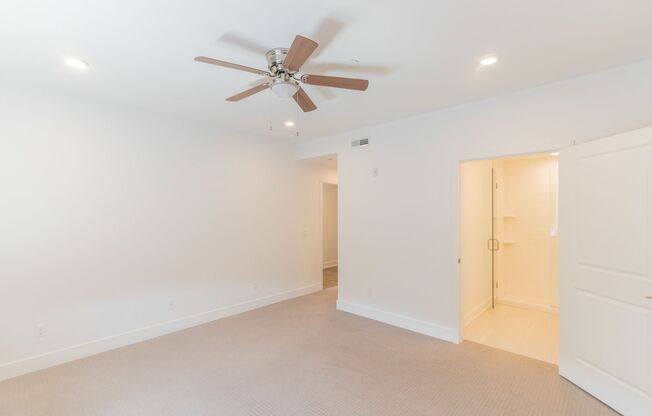 2 beds, 2 baths, 1,100 sqft, $2,450, Unit Unit 403