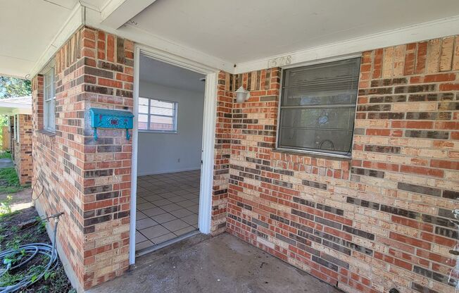 3 Bedroom 1 bath Duplex!