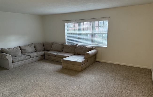 2 beds, 1 bath, 825 sqft, $2,500, Unit 2