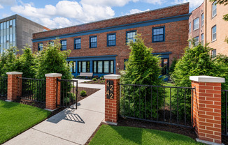 4242 Lindell