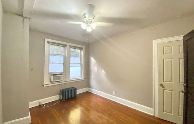 3 beds, 1 bath, 1,000 sqft, $1,500, Unit Unit 1