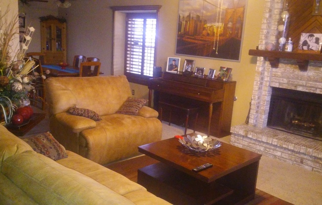 Cozy three bedroom, two baths home in East El Paso!!