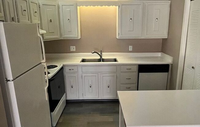 2 beds, 2 baths, 1,068 sqft, $1,319, Unit 7524-07