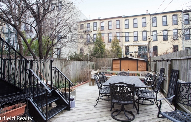 448 8 ST