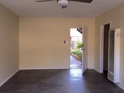 Studio, 1 bath, 493 sqft, $1,495, Unit 28