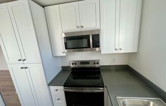 2 beds, 1 bath, $2,300, Unit 1