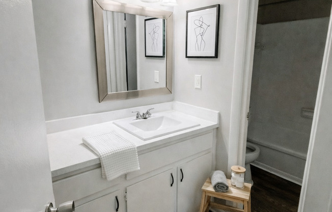 1 bed, 1 bath, 672 sqft, $1,100, Unit 2010-02