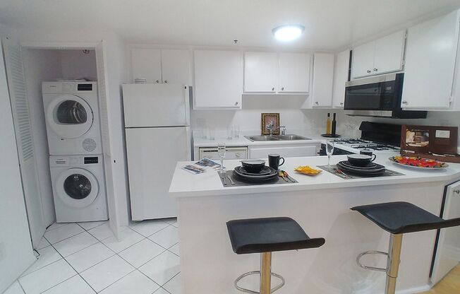 2 beds, 2 baths, 910 sqft, $2,550, Unit 308