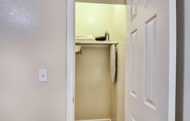 Studio, 1 bath, 231 sqft, $1,187.08, Unit 102