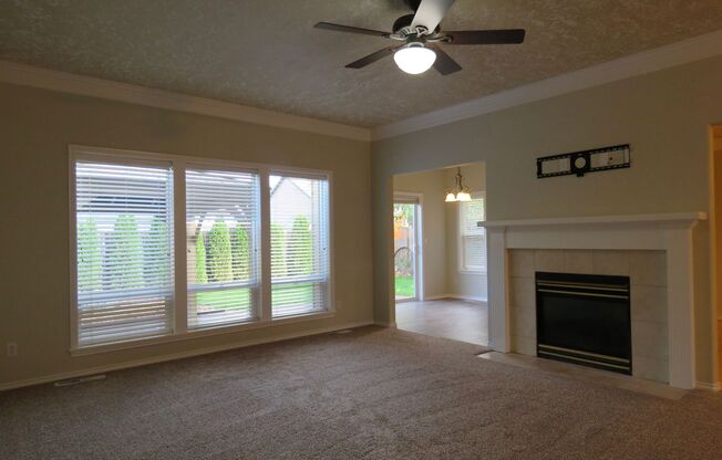 3 Bedroom Canby Ranch Style Home Available !!