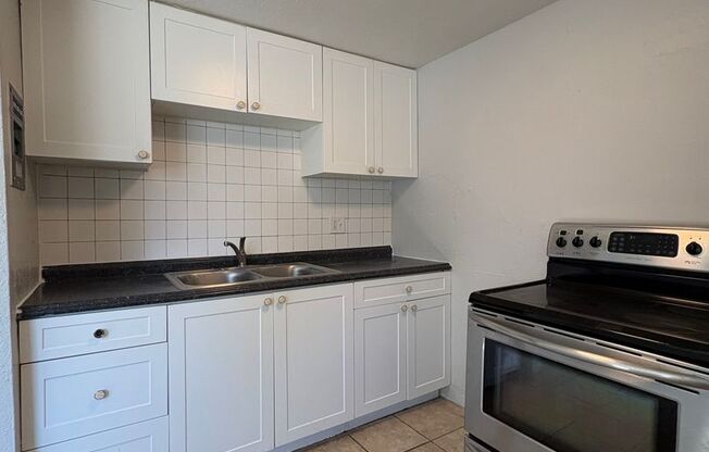 Cozy & Convenient Urban Living in Denver