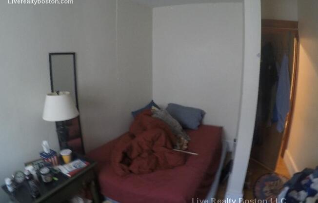 132 GLENVILLE AVE