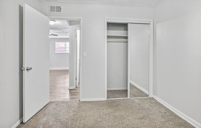 2 beds, 1 bath, 825 sqft, $995, Unit 6116-F
