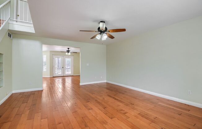 4 Bed 2.5 Bath 1,873 square foor