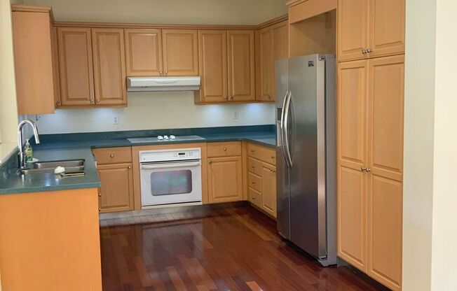 4 beds, 3.5 baths, $5,900