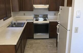 2 beds, 1 bath, $650, Unit 4